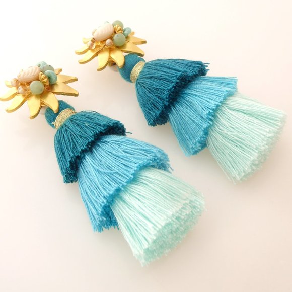 Vintage 1980s gold and green beaded clip on earrings with teal green tassels - Picture 2 of 7